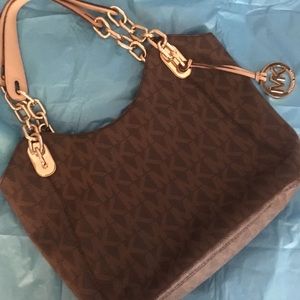 Medium Michael Kors handbag  gold chain detail